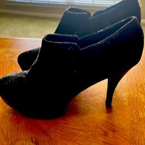 12W black heels only worn once